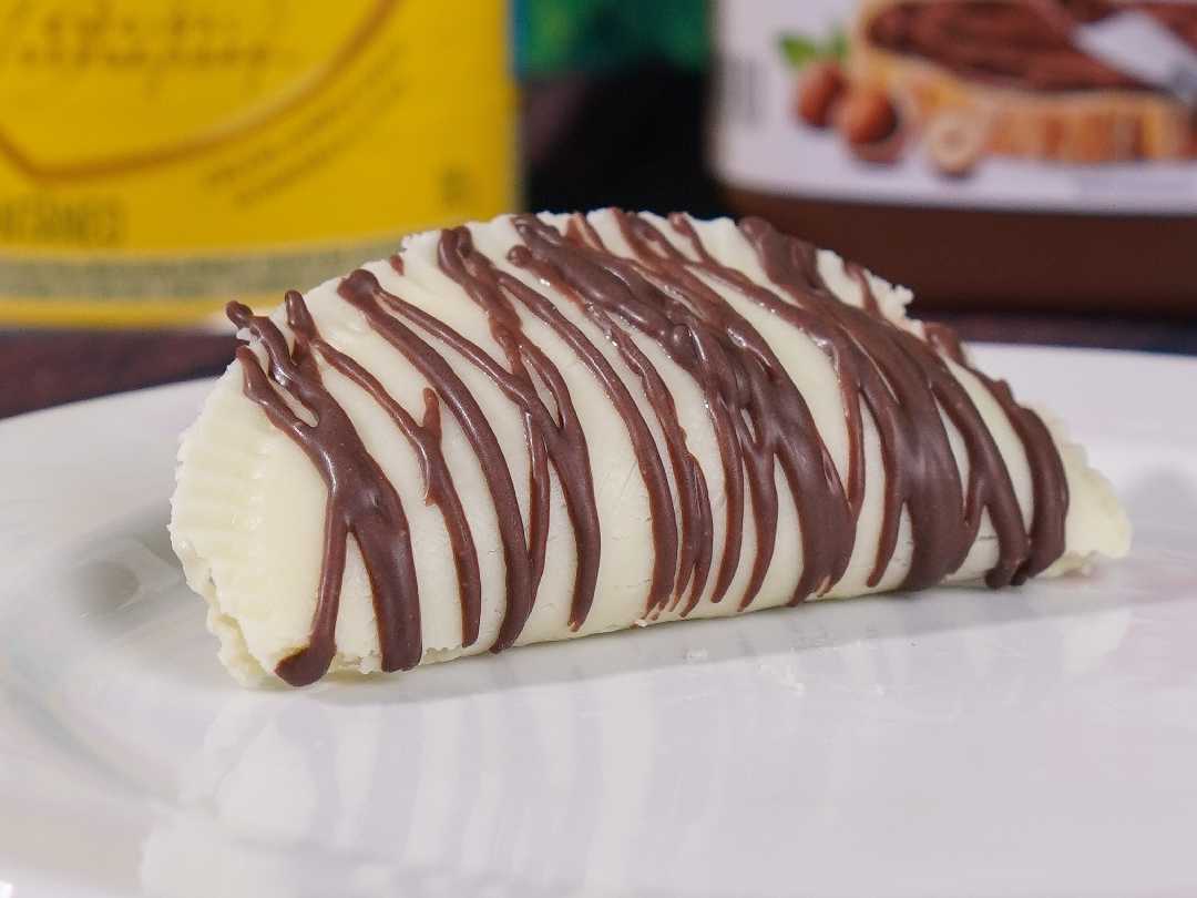 Pastelzinho de Ninho com Nutella